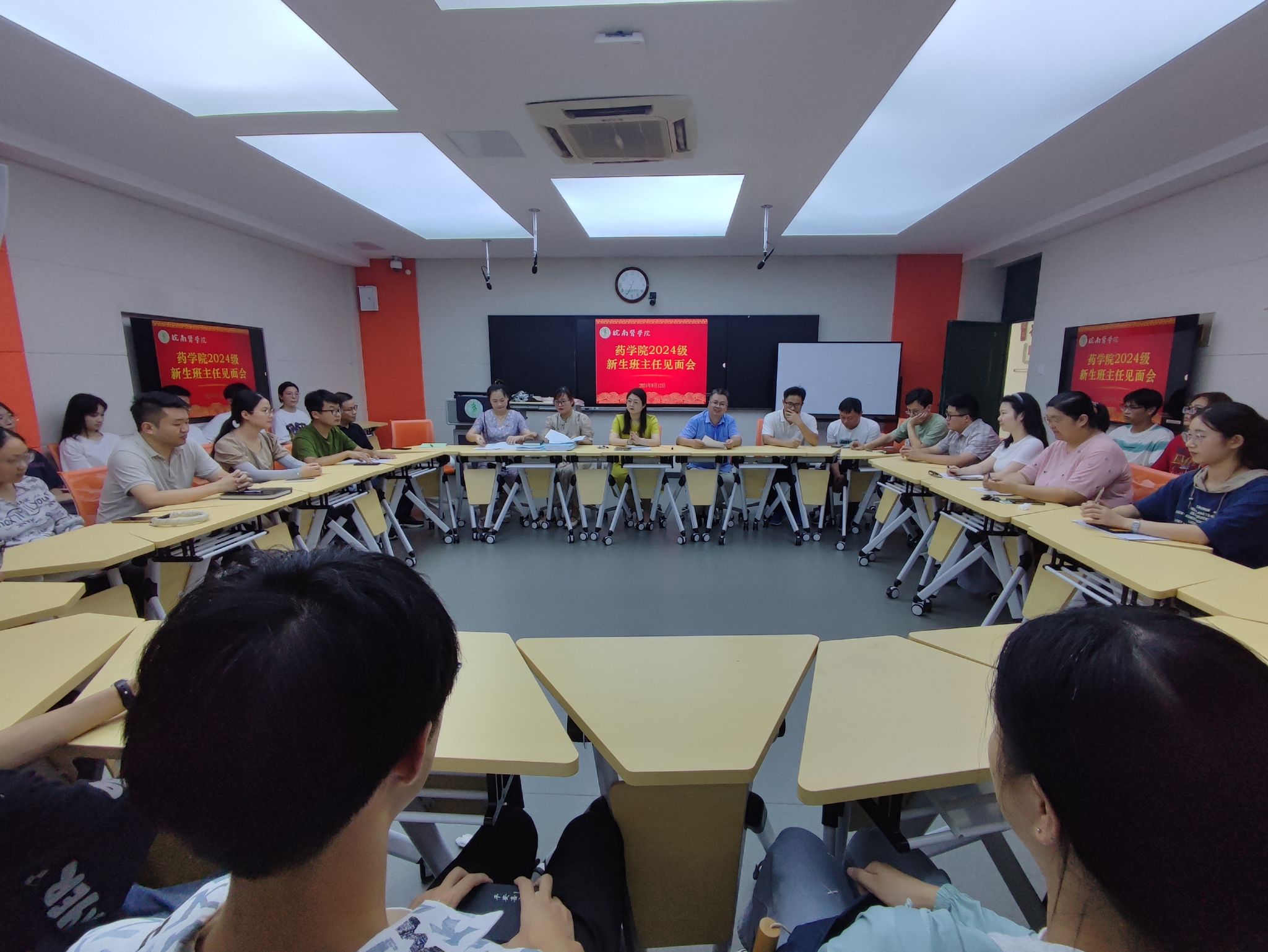 183C334BEEA76FFF1B7E3546E54126FD 183C334BEEA76FFF1B7E3546E54126FD